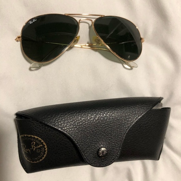 Ray-Ban Aviator Sunglasses - Picture 2 of 4